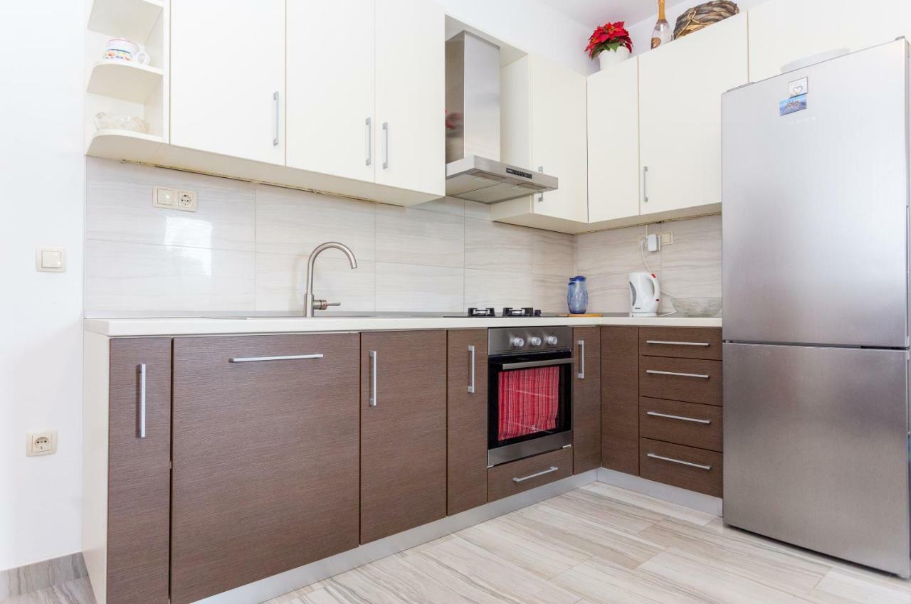 Apartments Iva Brstilo Omis Exterior photo