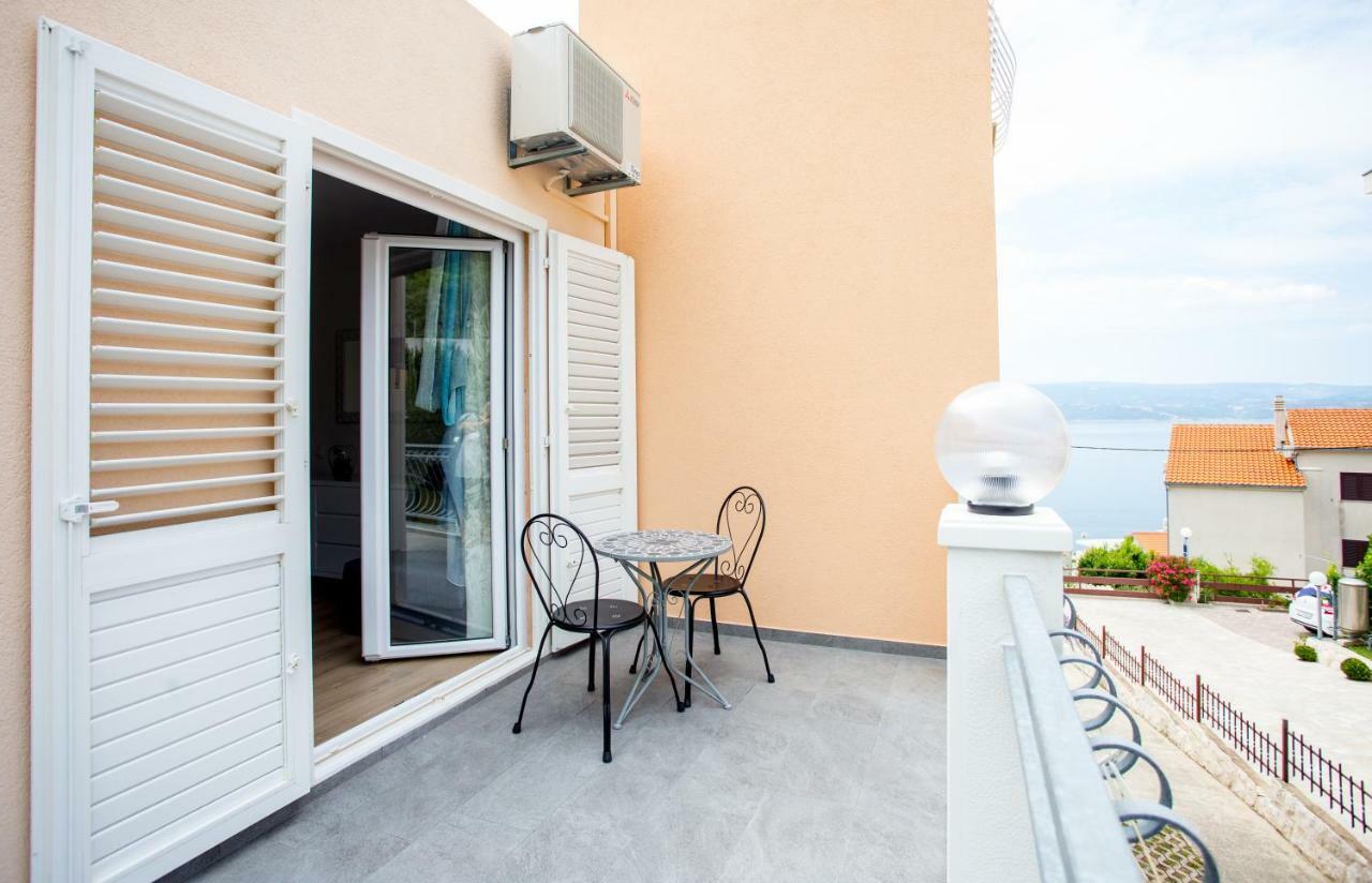 Apartments Iva Brstilo Omis Exterior photo