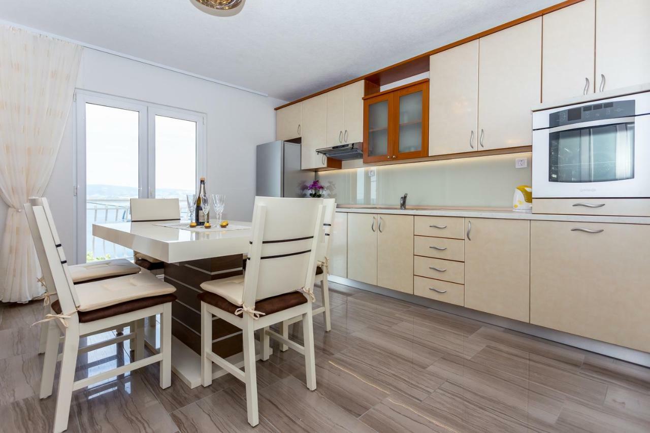 Apartments Iva Brstilo Omis Exterior photo