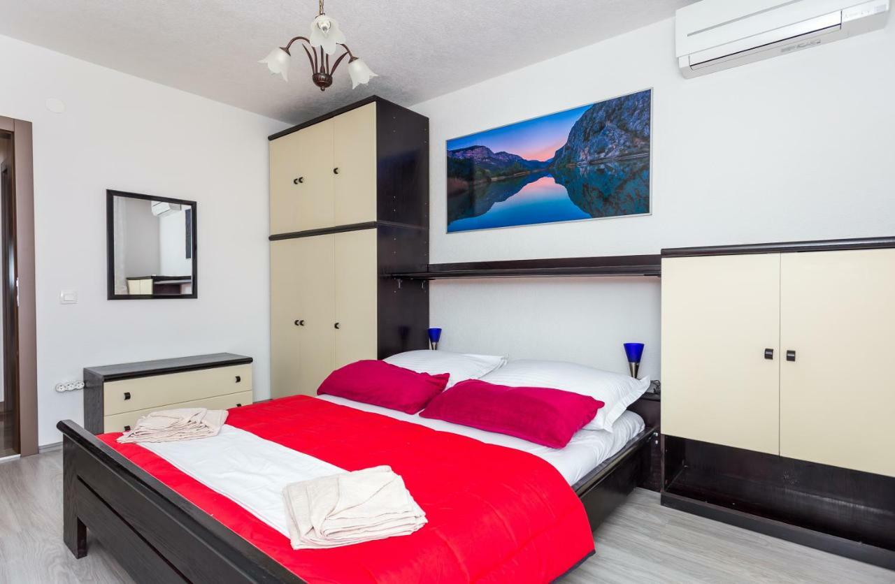 Apartments Iva Brstilo Omis Exterior photo